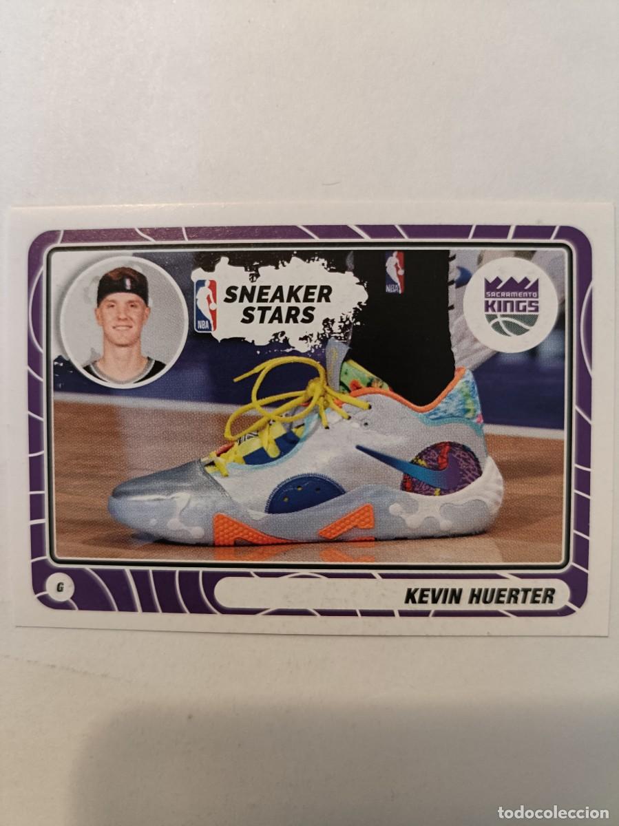 Coleccionismo deportivo: #42 KEVIN HUERTER SACRAMENTO KINGS SNEAKER STARS NBA 2023 PANINI