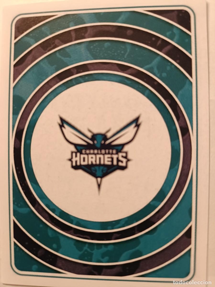 Coleccionismo deportivo: #139 ESCUDO CHARLOTTE HORNETS NBA 2023 PANINI
