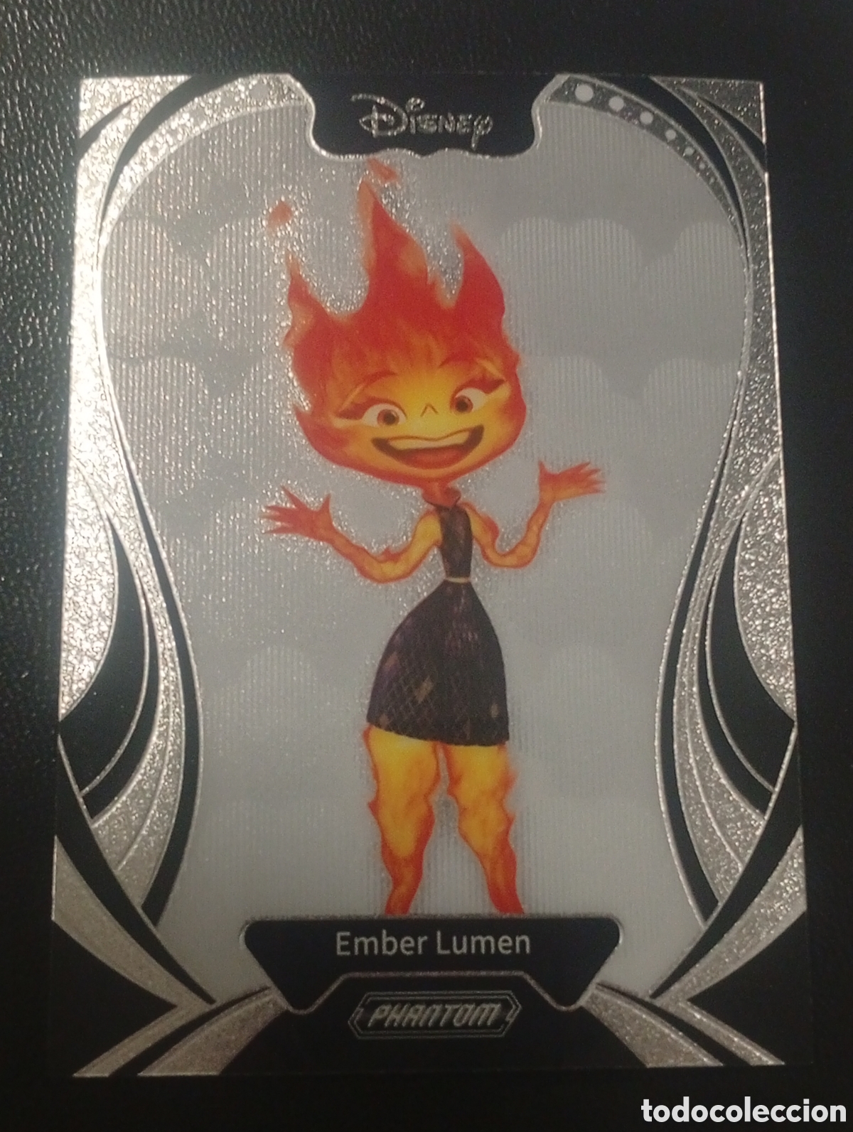 Sammelleidenschaft Sport: EMBER LUMEN ELEMENTAL DISNEY PIXAR 2025 KAKAWOW PHANTOM CROMOS CARDS PANINI TOPPS LORCANA