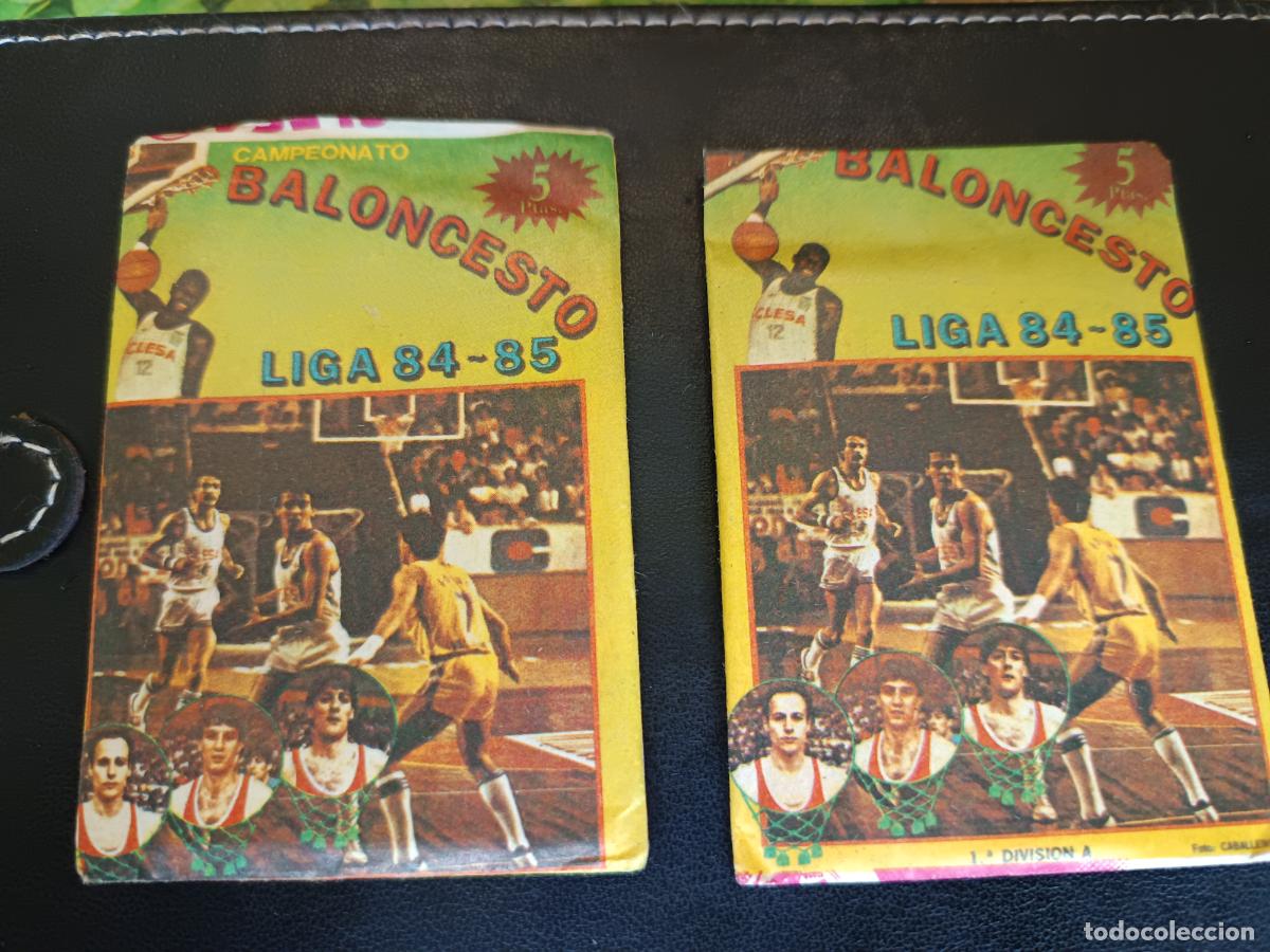 Coleccionismo deportivo: MUY DIF&Iacute;CIL 2 SOBRES DE CROMOS CERRADOS SIN ABRIR BALONCESTO LIGA 84 85 1984 1985 YOGUR CLESA