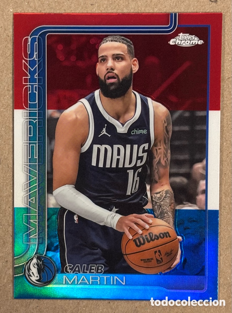 Coleccionismo deportivo: CALEB MARTIN (DALLAS MAVERICKS). CARTA RED WHITE BLUE REFRACTOR TOPPS CHROME NBA 2025. #87.