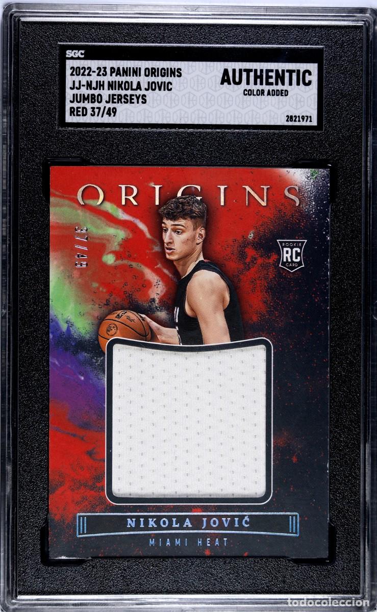 Coleccionismo deportivo: NIKOLA JOVIC ROOKIE MIAMI HEAT 2022-23 JUMBO JERSEYS RED 37/49 SGC