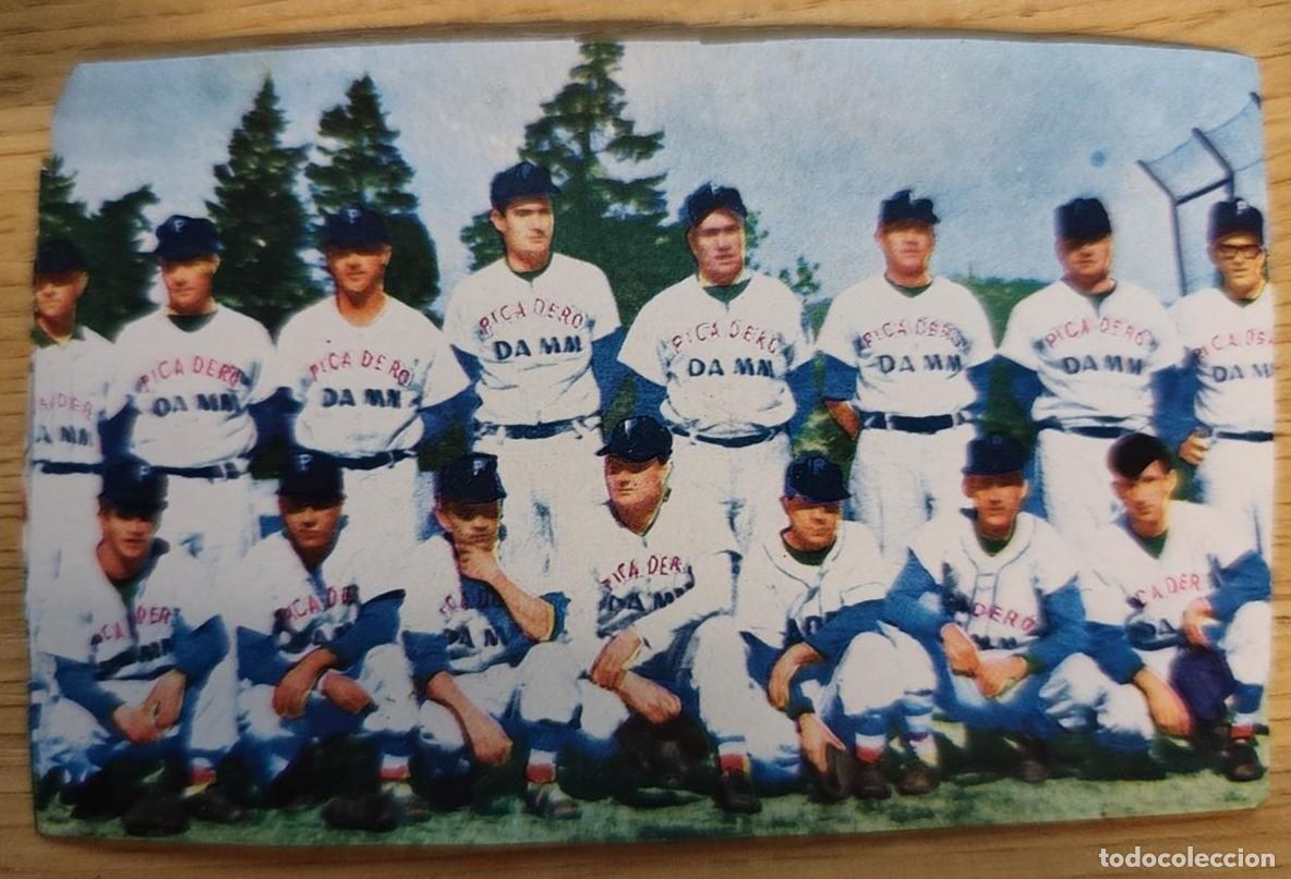 Coleccionismo deportivo: PICADERO DAMM CROMO DOBLE 131-132 ALBUM CAMPEONES DE ESPA&Ntilde;A 1964-65 BEISBOL CROSAL