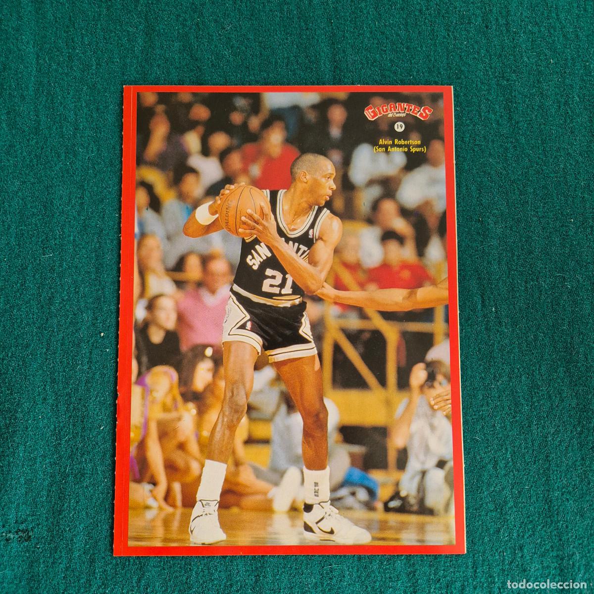Coleccionismo deportivo: ALVIN ROBERTSON (SAN ANTONIO SPURS) N&deg; 19 CROMO PEGATINA STICKER COLECCI&Oacute;N GIGANTES DEL BASKET