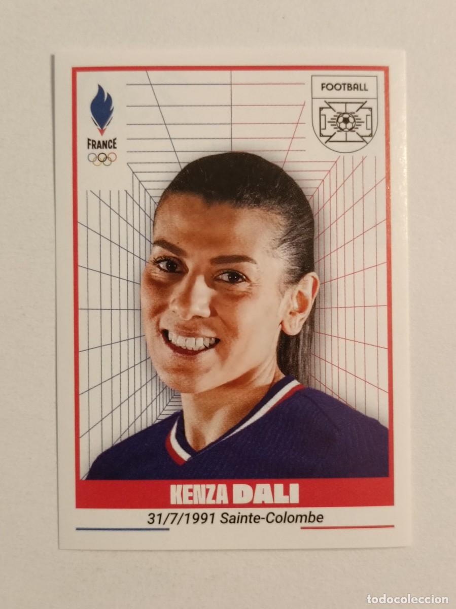 Coleccionismo deportivo: #230 DALI (FUTBOL) OFICIAL EQUIPO FRANCIA JUEGOS OLIMPICOS PARIS 2024 PANINI
