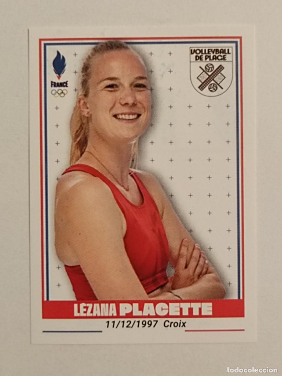 Coleccionismo deportivo: #284 PLACETTE (VOLEIBOL PLAYA) OFICIAL EQUIPO FRANCIA JUEGOS OLIMPICOS PARIS 2024 PANINI