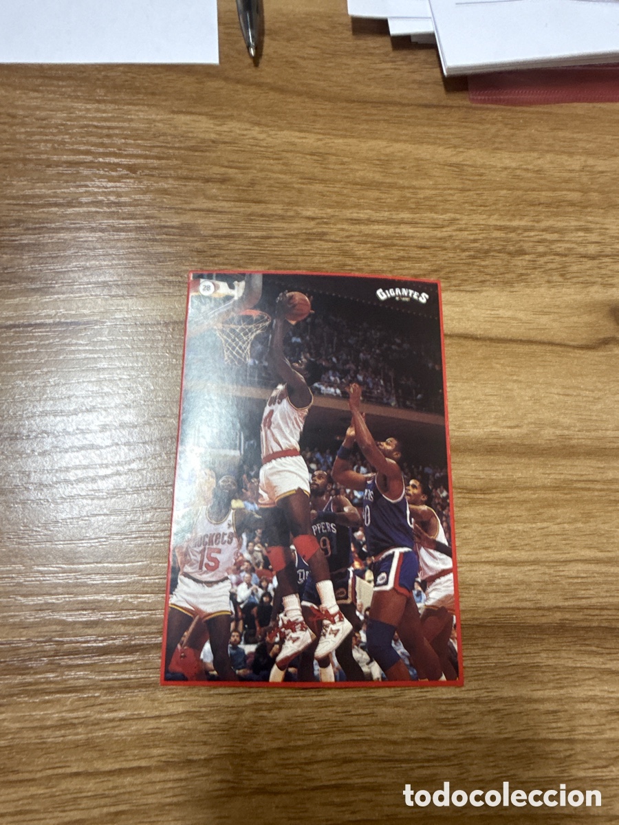 Coleccionismo deportivo: 1987 OLAJUWON N&ordm; 28 GIGANTES NBA SIN PEGAR