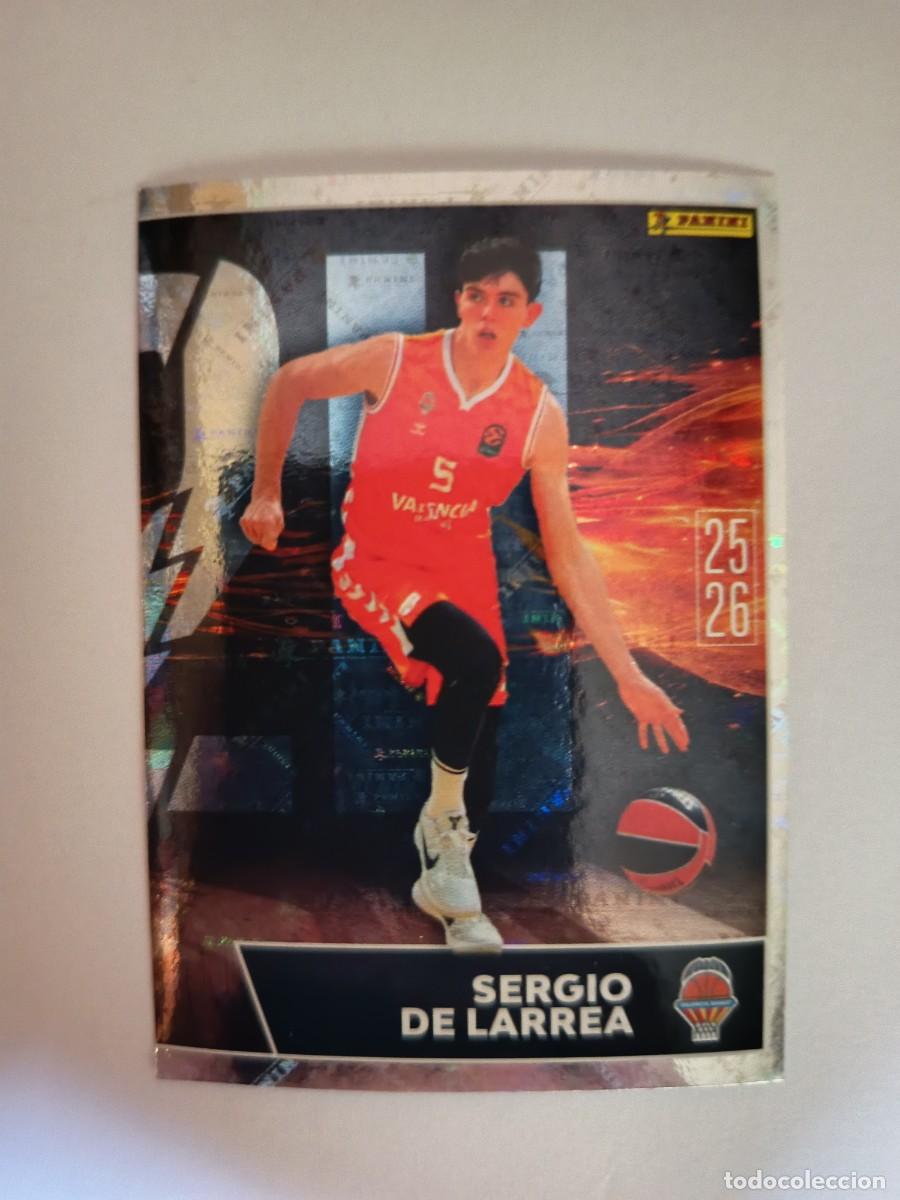 Coleccionismo deportivo: CROMO ROOKIE 35 SERGIO DE LARREA VALENCIA BASKET - EUROLEAGUE 2026 25 26 PANINI EUROLIGA BALONCESTO