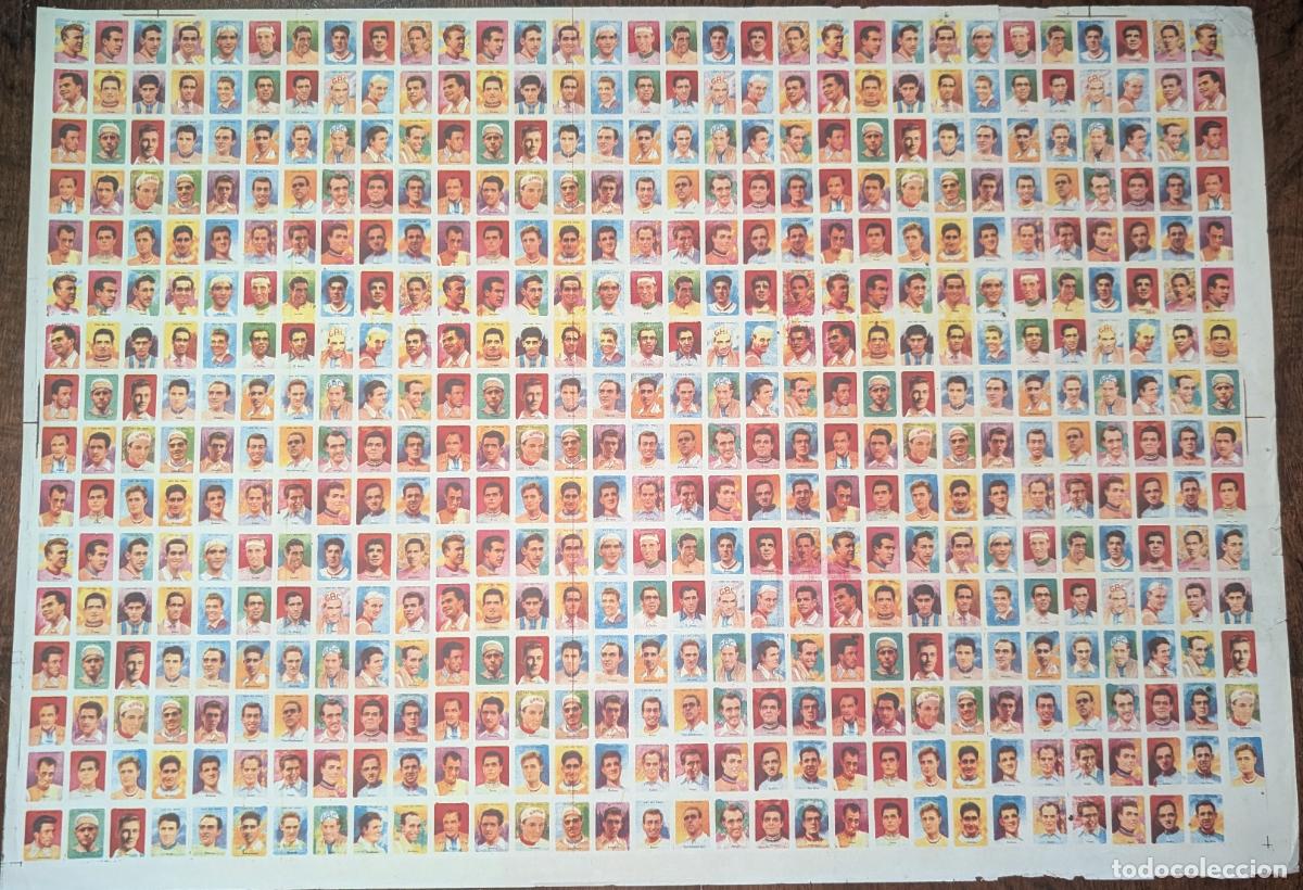 Coleccionismo deportivo: Lamina con 495 cromos de ciclistas sin cortar