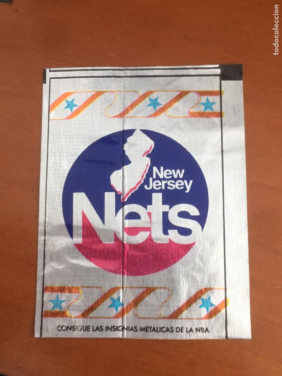 Coleccionismo deportivo: chicle insignias metalicas NBA new jersey nets cromo original nunca pegado