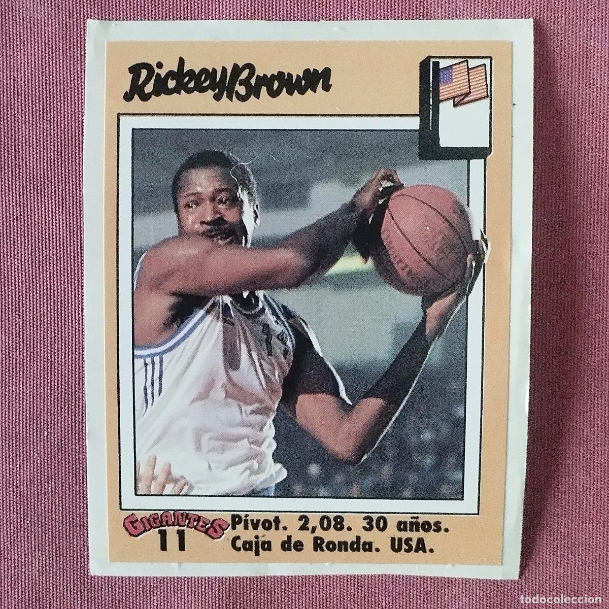 Coleccionismo deportivo: RICKEY BROWN - ESTADOS UNIDOS - CROMO PEGATINA - GIGANTES DEL BASKET - 1989 - BALONCESTO