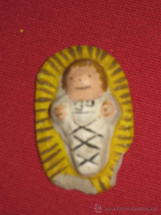 Figuras de Bel&eacute;n: NI&Ntilde;O JESUS DE BARRO PARA EL BELEN - ROTURA PARTE INFERIOR