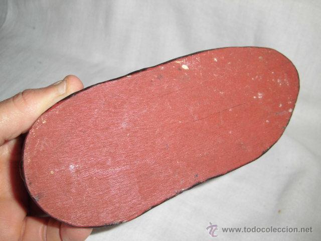 Figuras de Bel&eacute;n: ANTIGUA VACA DE BARRO BASE DE MADERA - Foto 5