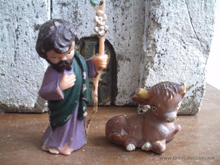 Figuras de Bel&eacute;n: san jose y el buey - Foto 1