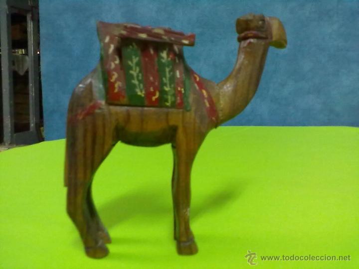 Figuras de Bel&eacute;n: CAMELLO TALLA MADERA DROMEDARIO - Foto 2