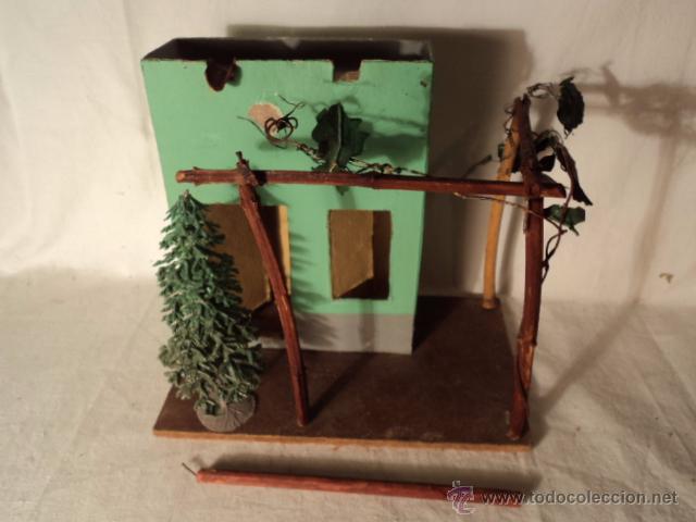 Figuras de Pres&eacute;pios: ACCESORIO DE BELEN NACIMIENTO, MADERA Y PLASTICO, A&Ntilde;OS 60/70.