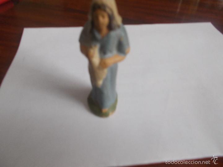 Figuras de Bel&eacute;n: Mujer con gallina - Foto 3