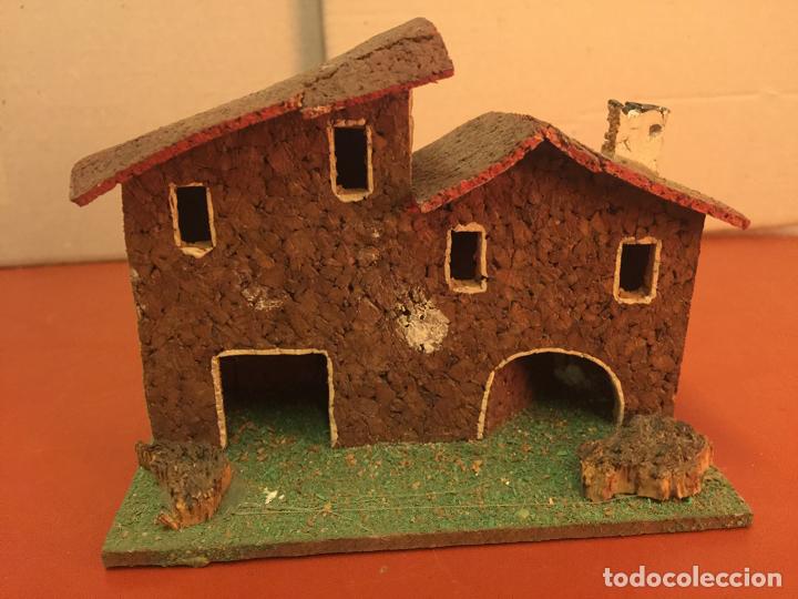 Figuras de Bel&eacute;n: Antigua figura de pesebre - CASA O CASERON, EN CORCHO - VER MEDIDAS