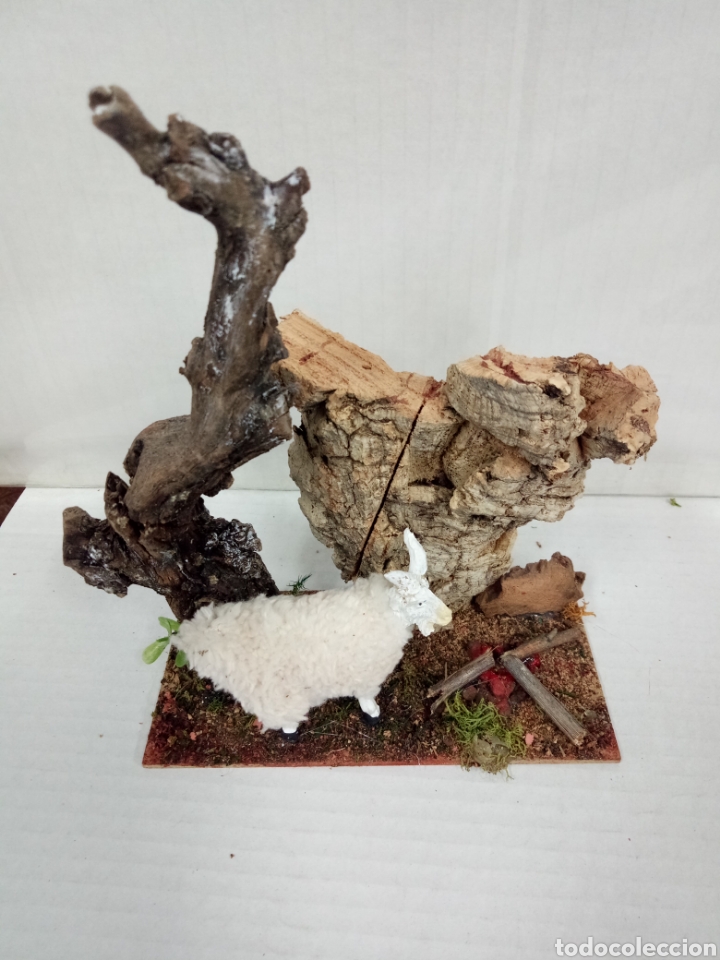 Figuren f&uuml;r Weihnachtskrippen: Arbol natural, con cabra resina