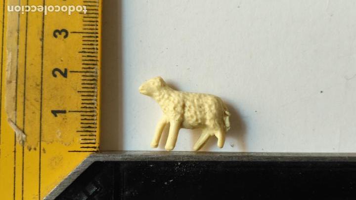 Statuine di Presepe: antigua figura de portal de belen plastico duro pech o similar - ver medida en foto