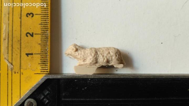 Statuine di Presepe: antigua figura de portal de belen plastico duro pech o similar - ver medida en foto