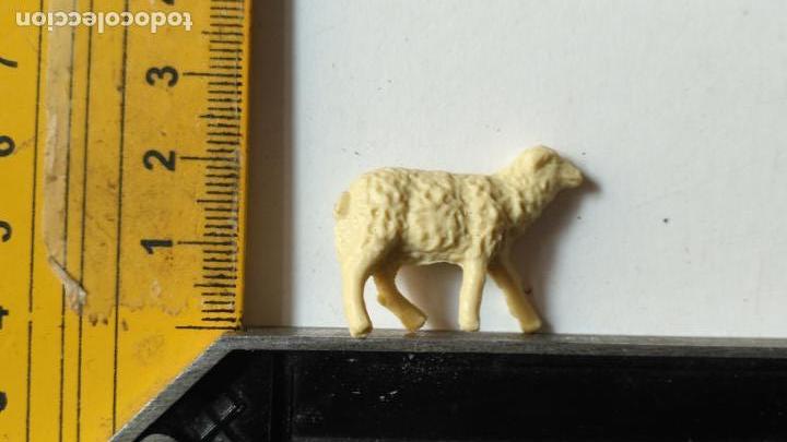 Statuine di Presepe: antigua figura de portal de belen plastico duro pech o similar - ver medida en foto
