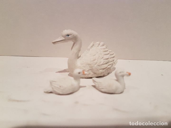 Figuras de Pres&eacute;pios: antigua figura del belen patos nacimiento a&ntilde;os 60/70 PVC buen estado ver fotos