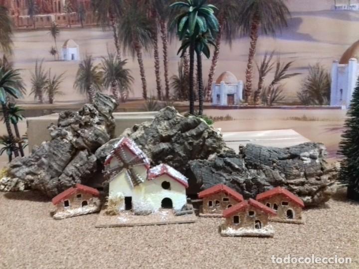 Figurines pour Cr&egrave;ches de No&euml;l: Lote molino corcho y 4 casas para belenes