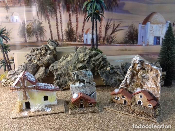 Figurines pour Cr&egrave;ches de No&euml;l: Lote molino corcho y casas con monta&ntilde;as para belenes