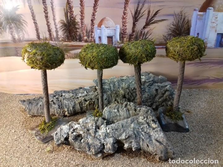 Figurines pour Cr&egrave;ches de No&euml;l: Conjtno 4 arboles copa musgo de 16 cm