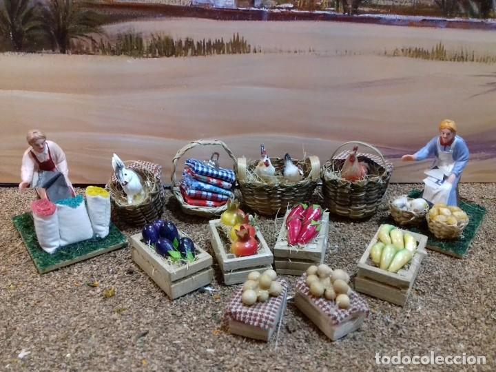 Figuras de Bel&eacute;n: Conjunto vendedoras mercada y cajas de horatilizas y aves. Figuras belen