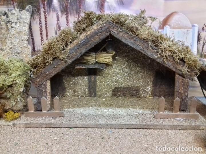 Figuren f&uuml;r Weihnachtskrippen: Portal Belen con luz. Figuras Belen