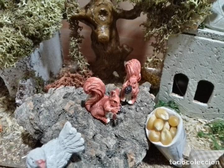 Figuren f&uuml;r Weihnachtskrippen: Conjunto 4 animales Ardillas y Tortolas. Figuras Bele