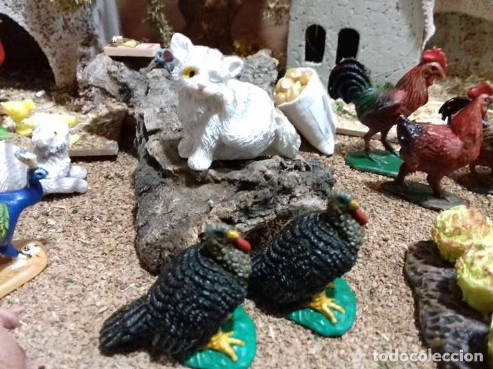 Figuren f&uuml;r Weihnachtskrippen: Conjunto 7 animales Pavos Gato cigue&ntilde;a tortolas. Figuras Belen
