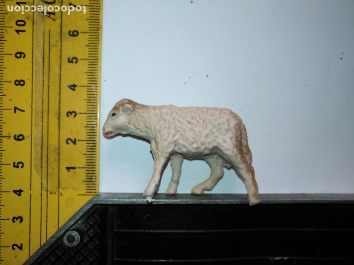 Figuren f&uuml;r Weihnachtskrippen: ANTIGUA FIGURA DE PORTAL DE BELEN PLASTICO DURO HAGA SU OFERTA - OVEJA O CABRA