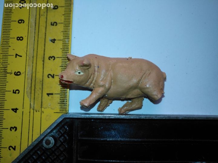 Figuren f&uuml;r Weihnachtskrippen: ANTIGUA FIGURA DE PORTAL DE BELEN PLASTICO DURO HAGA SU OFERTA - ANIMALES GRANJA ROTO CERDO COCHINO