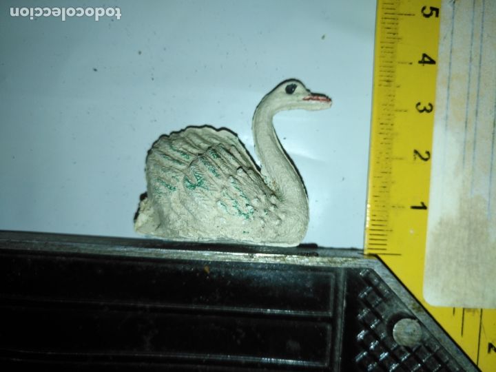 Figuren f&uuml;r Weihnachtskrippen: antigua figura portal de belen plastico duro - ver medida en foto -