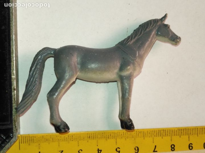 Figurines pour Cr&egrave;ches de No&euml;l: figura plastico para portal de belen granja circo - caballo