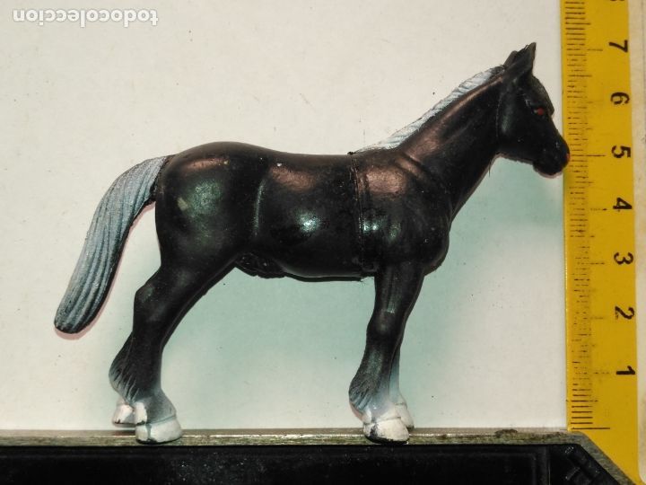 Figuren f&uuml;r Weihnachtskrippen: figura plastico para portal de belen granja circo - caballo