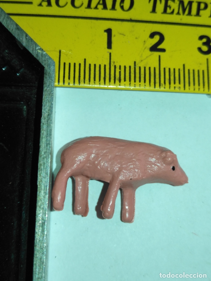 Figuren f&uuml;r Weihnachtskrippen: Figura portal de belen nacimiento plastico duro pvc cabezon animales granja cerdo cochino