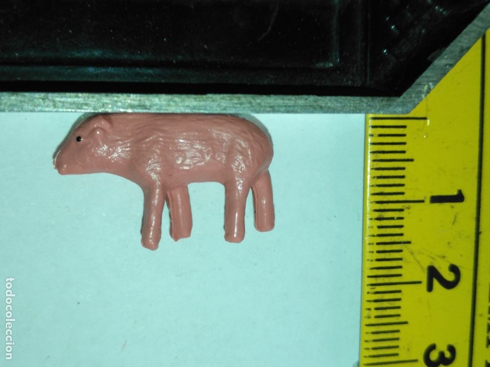 Figuren f&uuml;r Weihnachtskrippen: Figura portal de belen nacimiento plastico duro pvc cabezon animales granja cerdo cochino