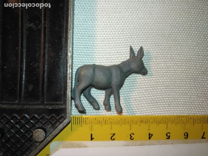 Figuras de Pres&eacute;pios: Antigua figura portal belen o nacimiento plastico duro pech o similar burro