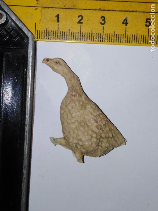 Figuras de Pres&eacute;pios: ANTIGUA FIGURA PORTAL DE BELEN NACIMIENTO PLASTICO DURO PECH O SIMILAR - FALTAN PATAS