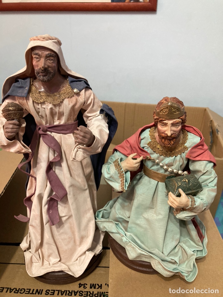 Figuras de Bel&eacute;n: Reyes de Bel&eacute;n en papel mach&eacute;:Melchor y Gaspar