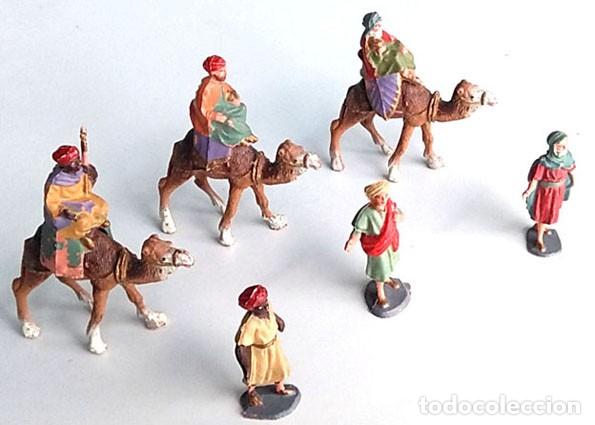 Figuras de Pres&eacute;pios: LOS TRES 3 REYES MAGOS CON SUS PAJES