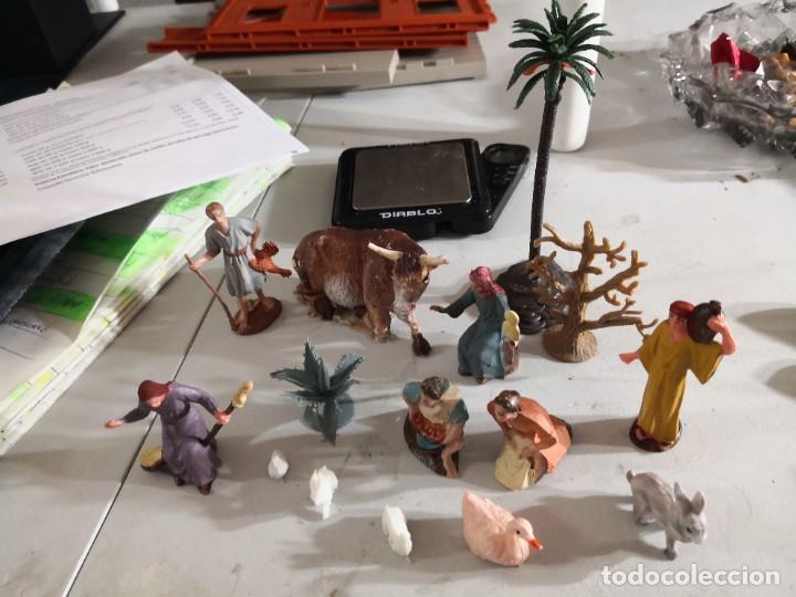 Figuren f&uuml;r Weihnachtskrippen: Lote de 15 antiguas figuras piezas portal de Bel&eacute;n pl&aacute;stico duro