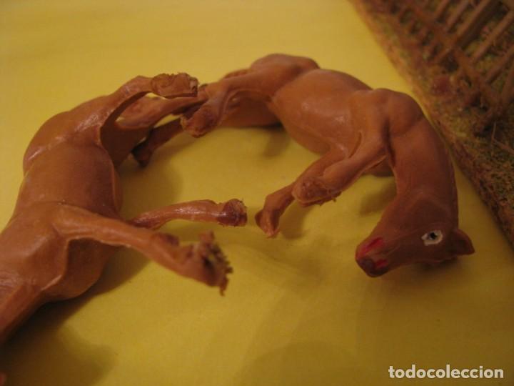 Figuras de Bel&eacute;n: FIGURAS DE BELEN. PLASTICO. MUCHACHO CON CABALLOS. - Foto 5