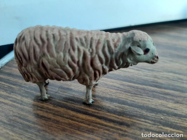 Figurines pour Cr&egrave;ches de No&euml;l: antigua oveja en cer&aacute;mica