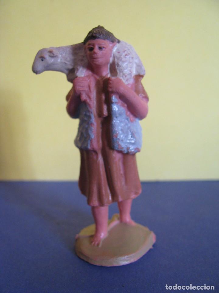 Figuras de Bel&eacute;n: FIGURA DE BELEN. PLASTICO. 7 CM. - Foto 1