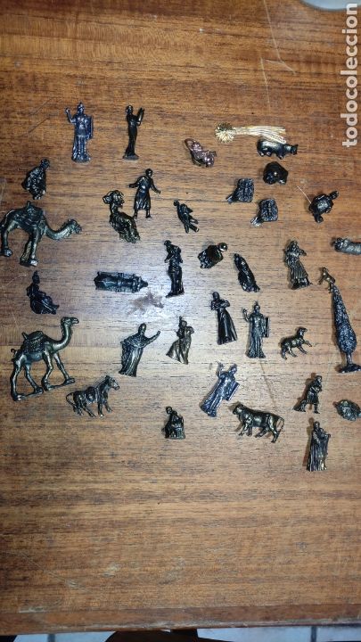 Statuine di Presepe: Lote de 35 figuras metal , belen periodico las provincias.
